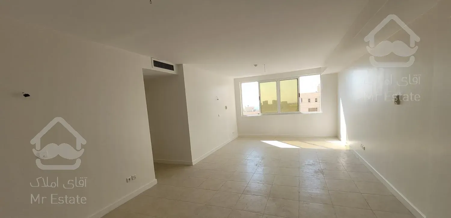 150 متر بالای برج روبروی دریاچه تخلیه‌