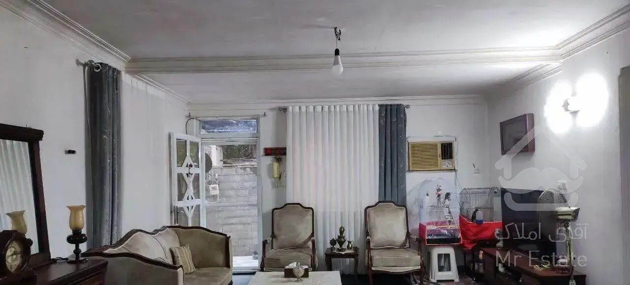 خانه دو اتاق خوابه حیاطدار