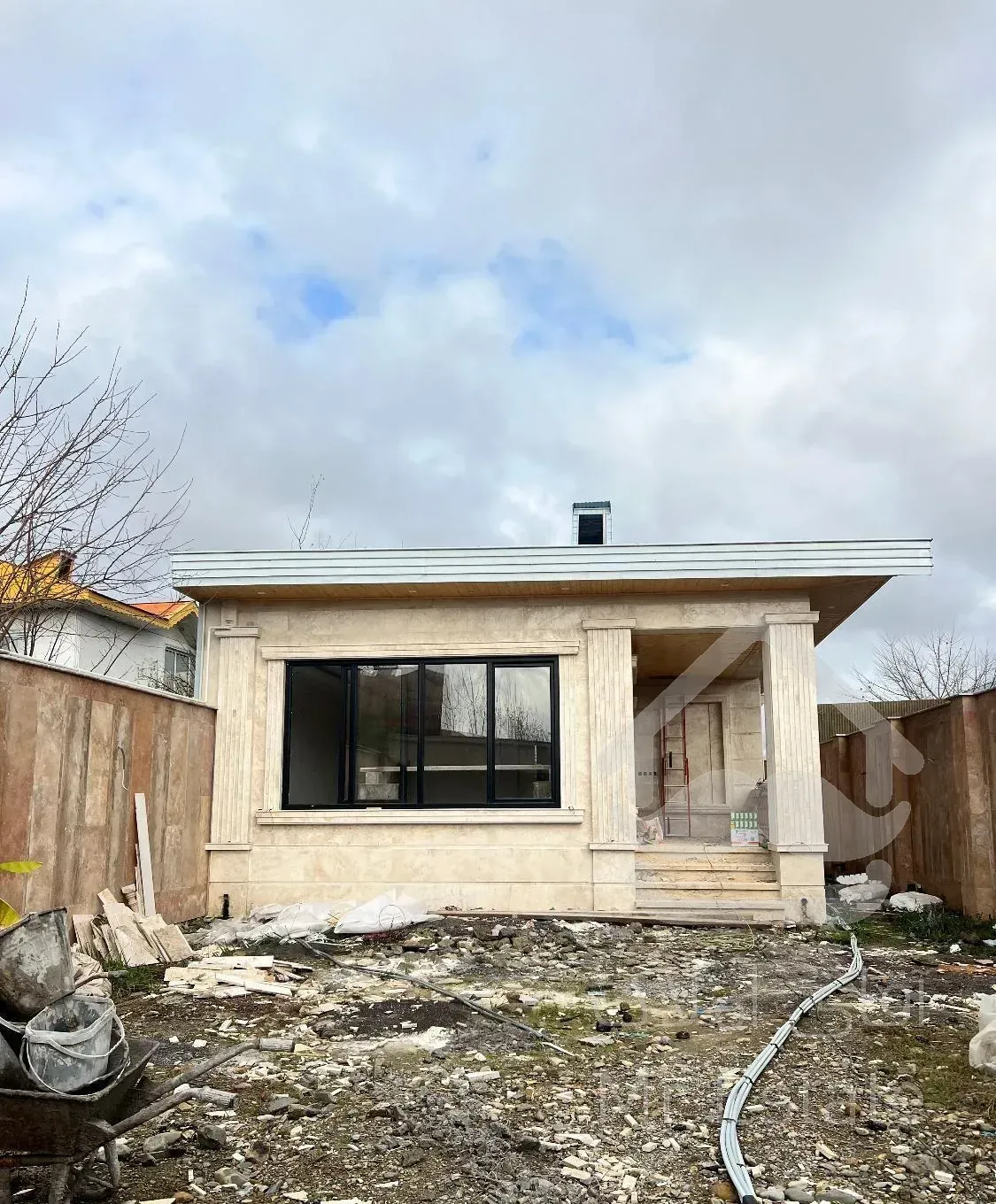 فروش ویلا 346 متر در صومعه سرا