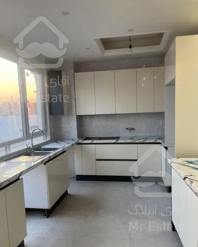 ۸۰متر/سالن پرده خور/روف گاردن