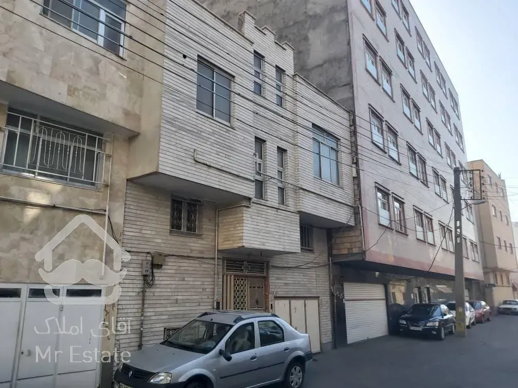 خانه‌ی سه طبقه