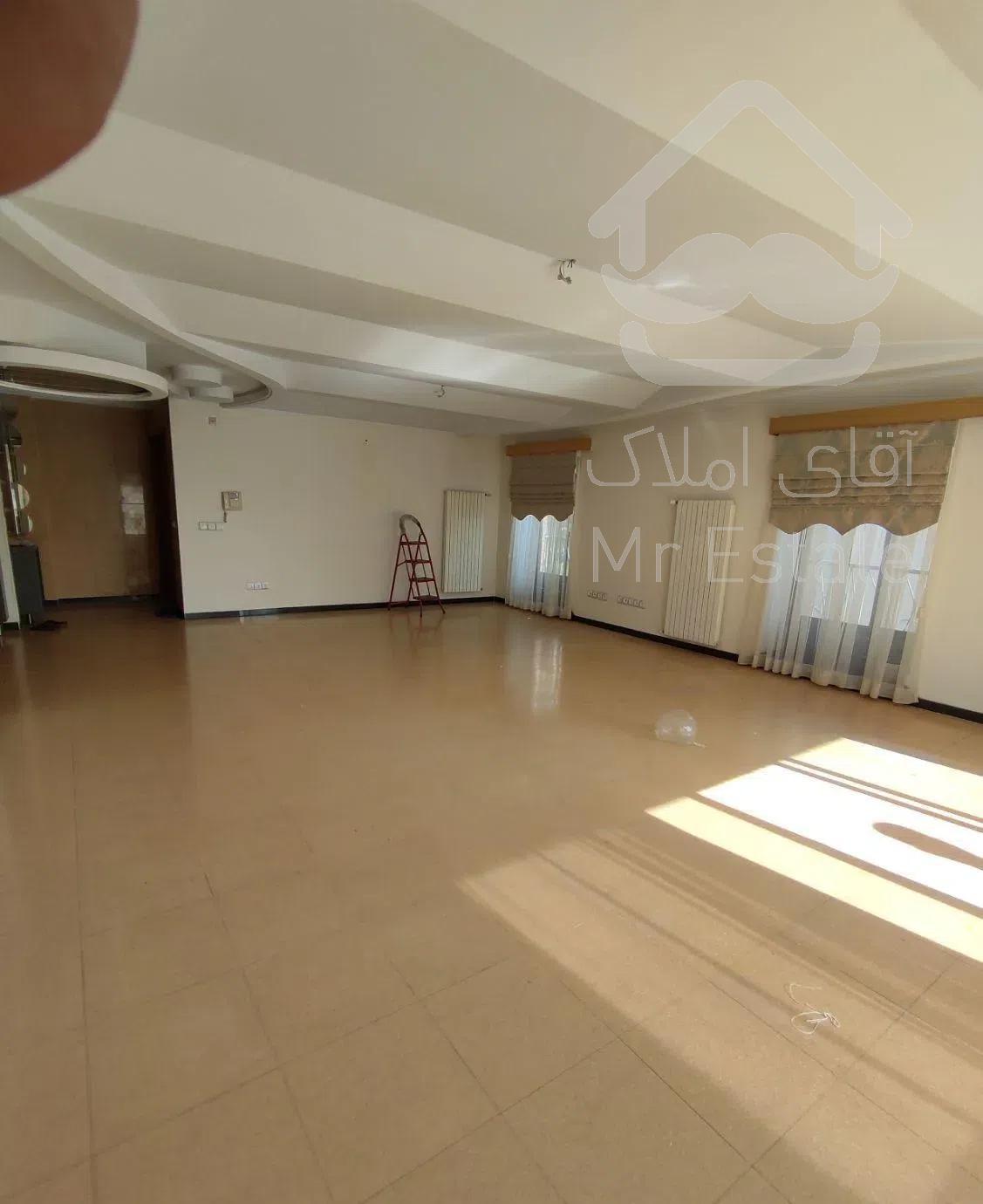 ۲۱۰ متر سه خواب با تراس ۳۵ متری