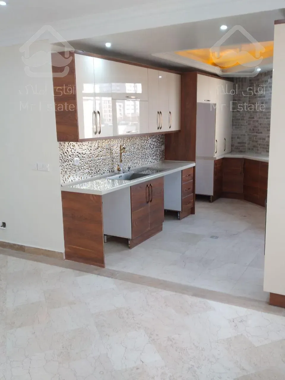 ۱۰۵متر سه خواب فول امکانات کم سن در پونک اشرفی اصفهانی