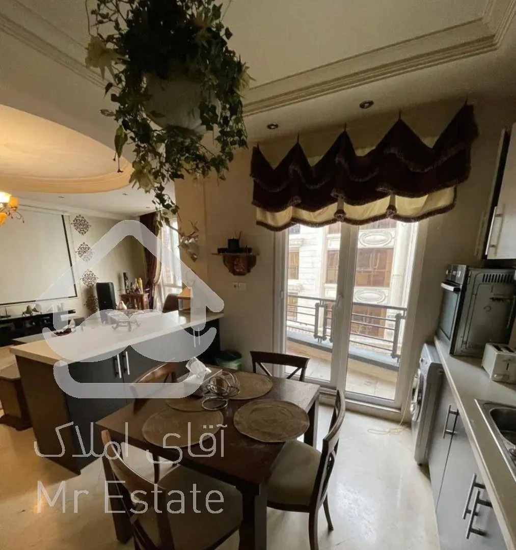 ۱۳۷ متر ۳ خواب ( تکمستر ) ۲پارکینگ/نور جنوب و شمال