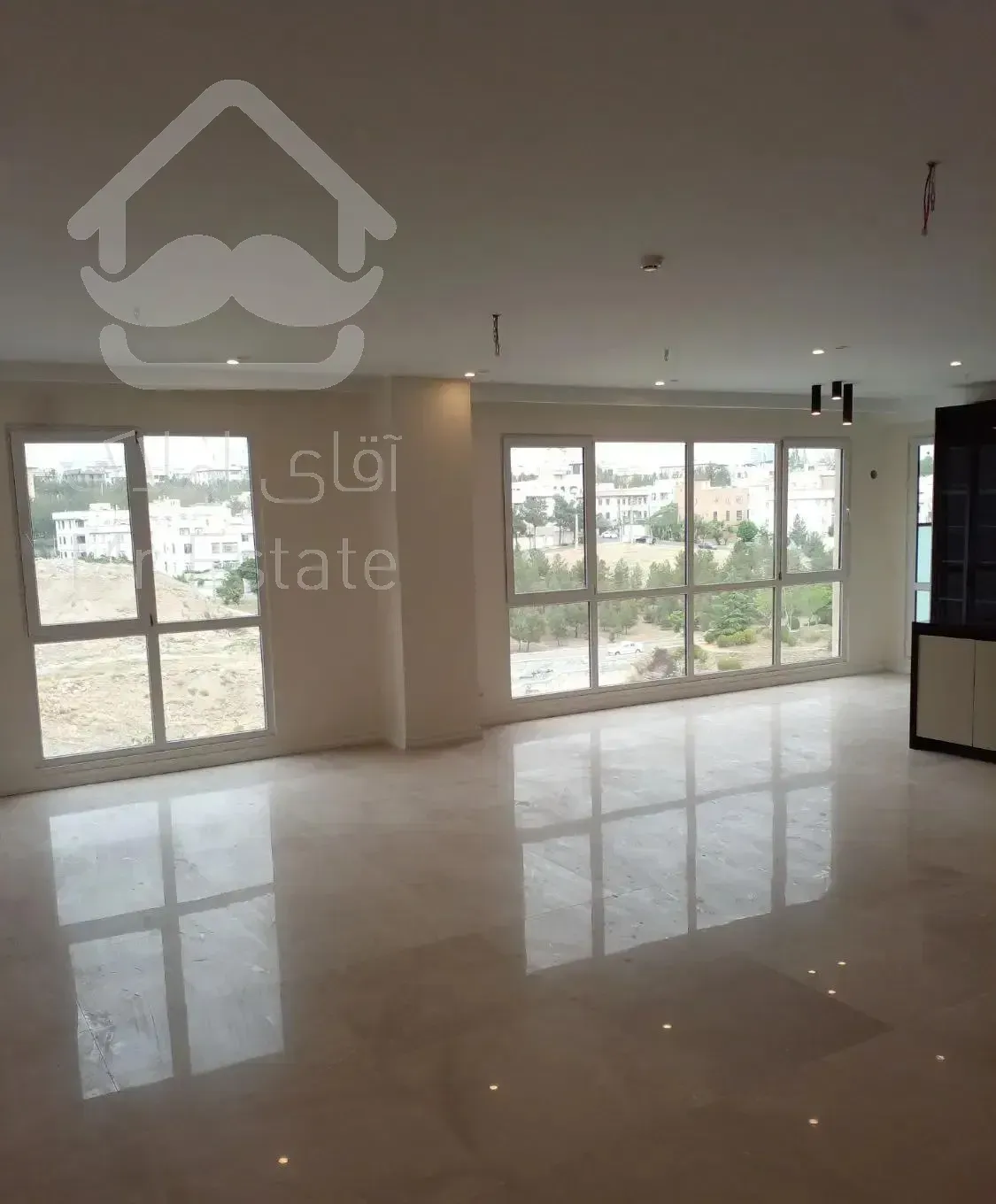 ۱۹۰متر ۳خواب سالن روبه افتاب با ویو ابدی در اباذر