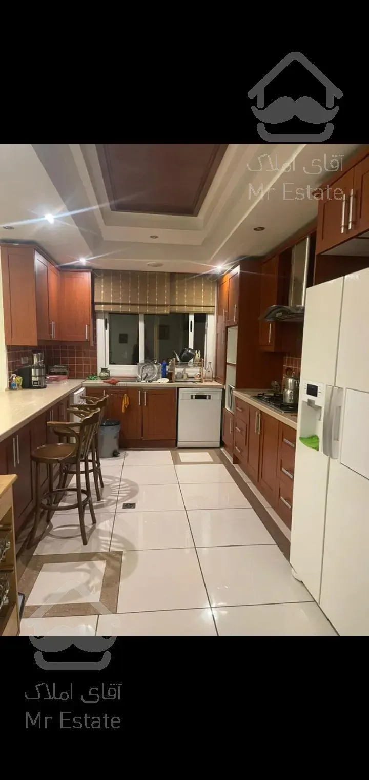 رهن کامل اپارتمان ۱۸۰متری در نیاوران برج باغ