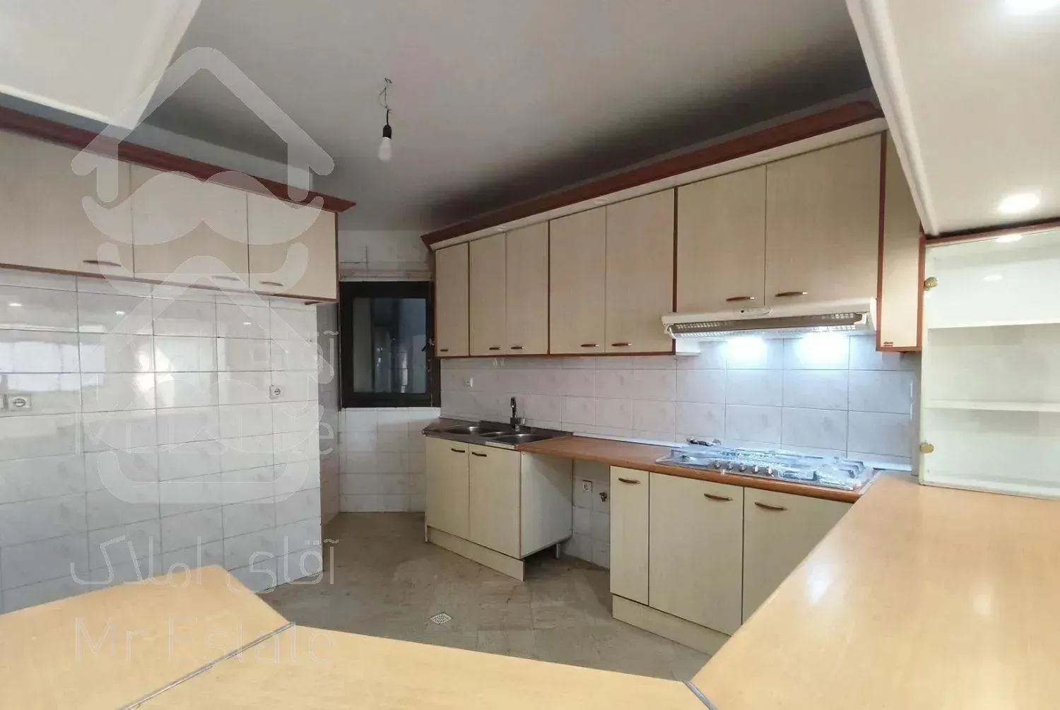 ۱۲۵ متر / ۳ خواب / فول امکانات / فرعی دنج