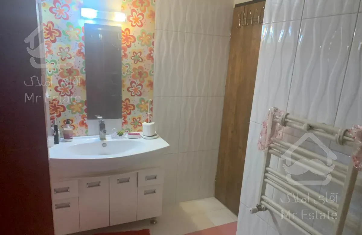 اپارتمان مبله  مهرشهر بازسازی کامل با حیاط اختصاصی