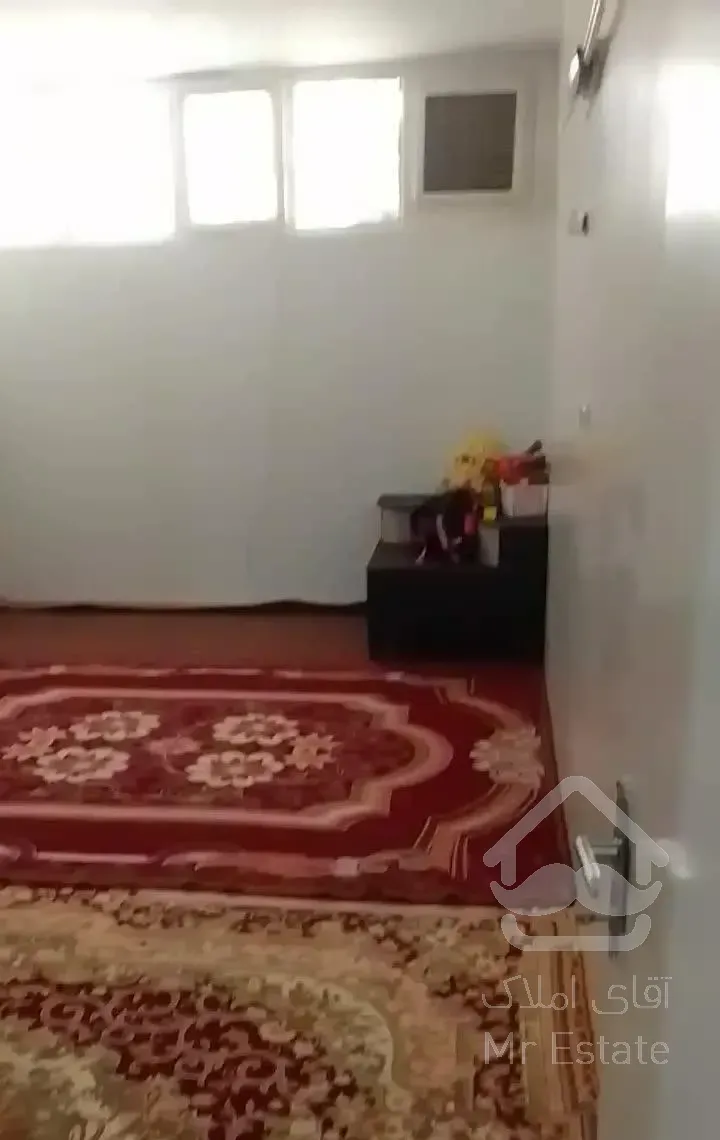 مسکونی زیر همکف ۶۵ متر