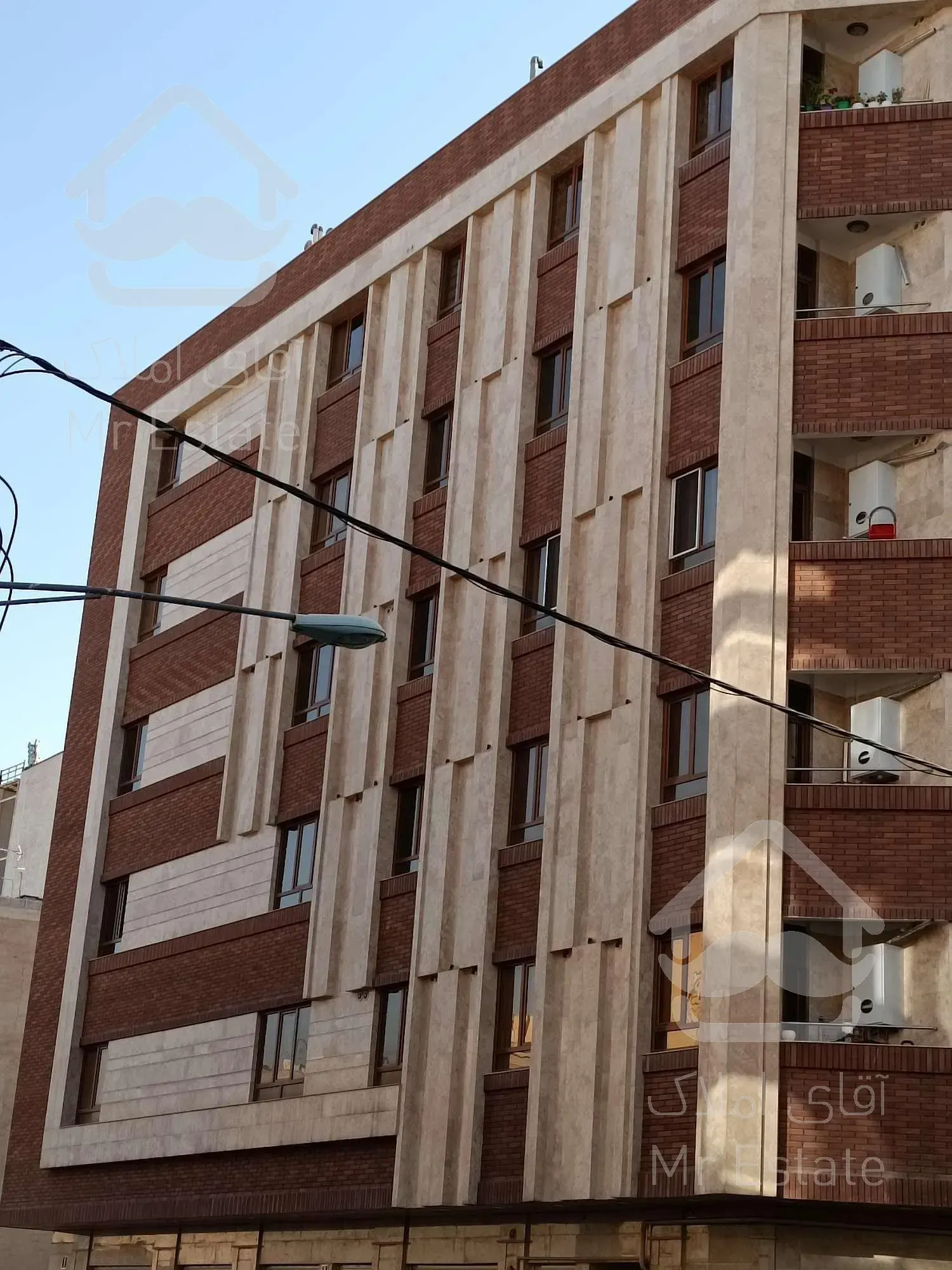 صادقیه ساختمان سند اداری ۳۱۰۰ متر اداری و تجاری یکجا واگذار میگردد