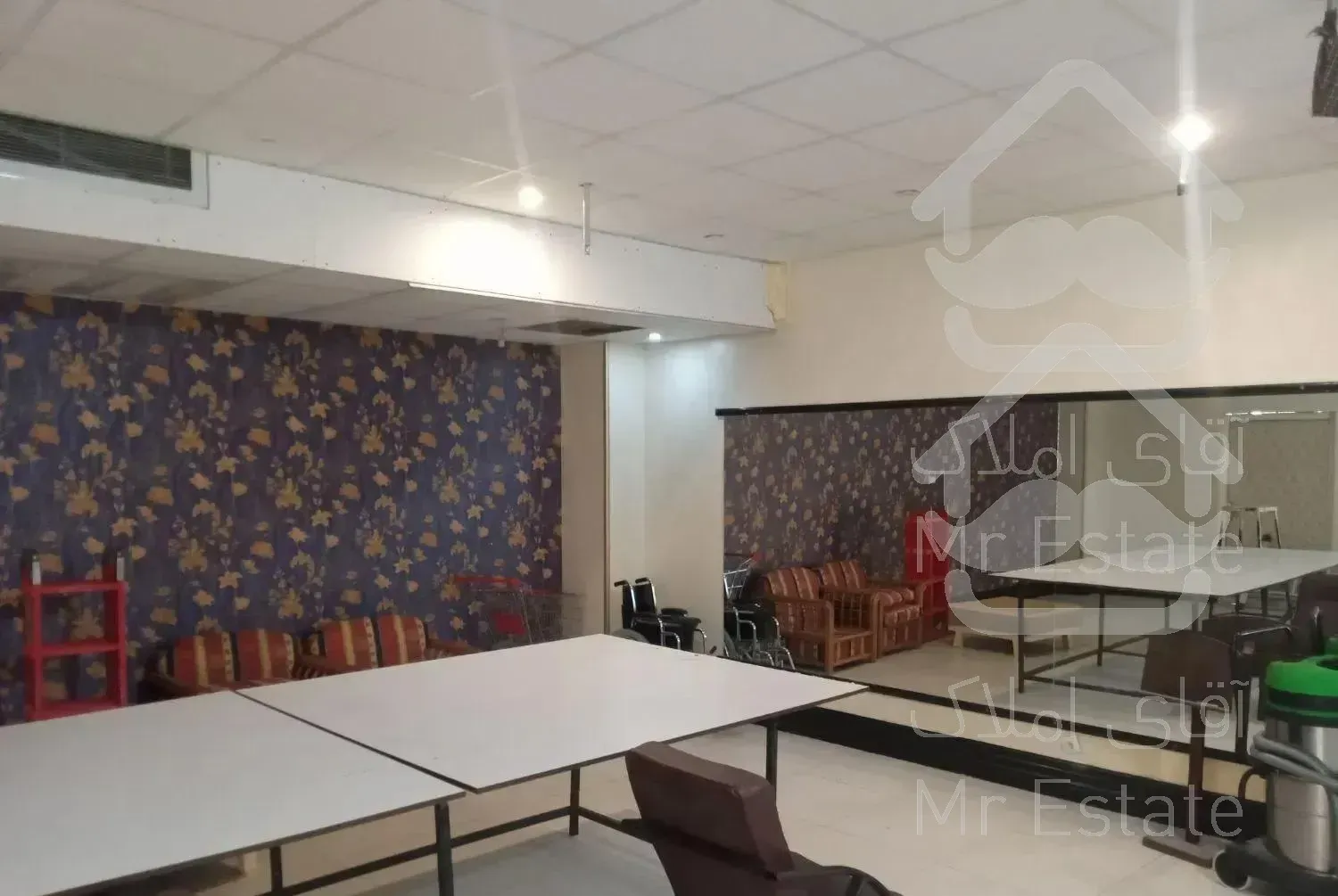 ۱۰۰متر فلت داخل لابی برج/جهت اموراداری وبازرگانی