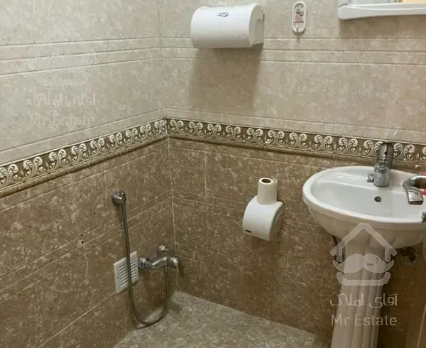 آپارتمان ۸۳ متری بر خیابان ۲۰ متری