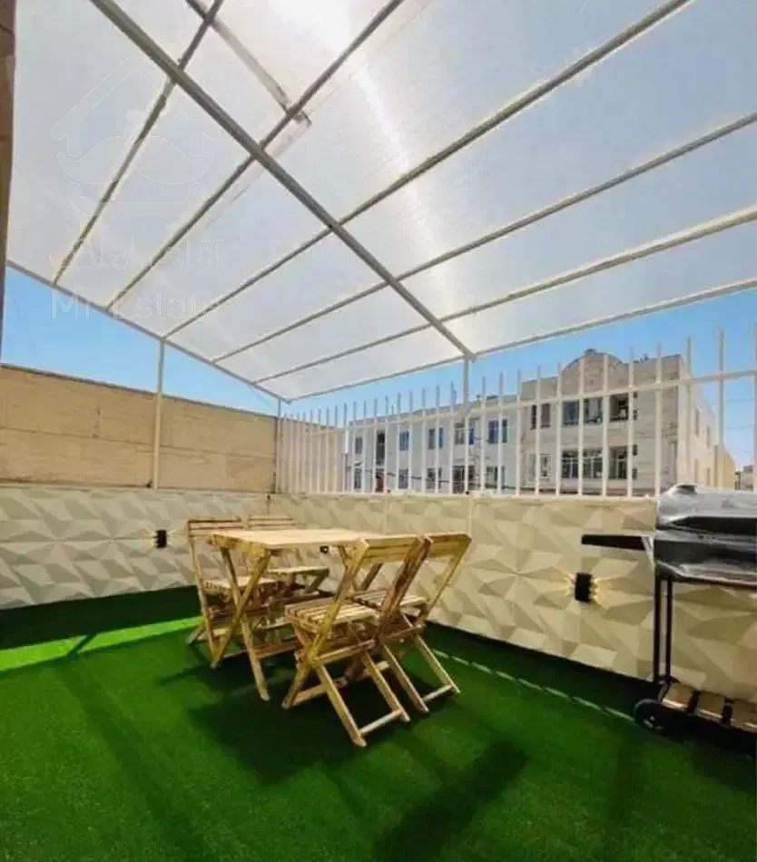 واحد ۶۰ متری با ۲۰مترحیاط دنج، سبز و رویایی/سنددار