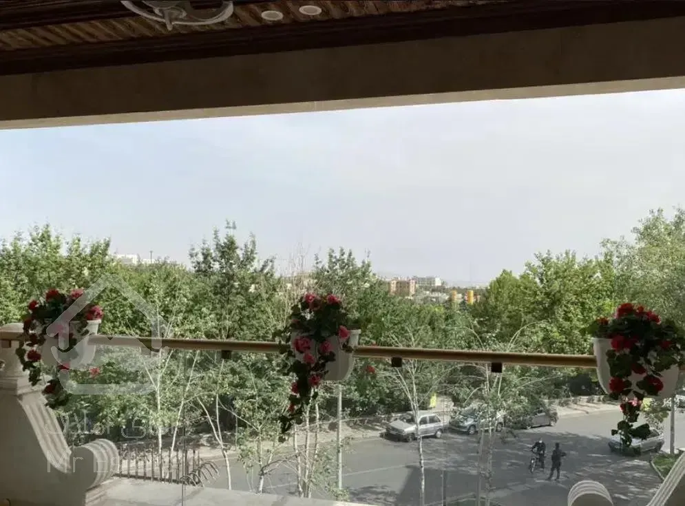 گیشا۱۹۰متر ویو پارک *۲۰متر تراس قابل چیدمان*