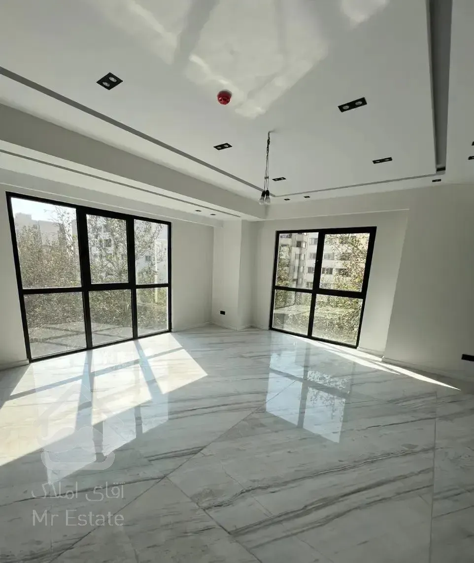 ازگل گلچین شمالی ۲۰۰ متر نوساز مدرن با ۲۰متر تراس