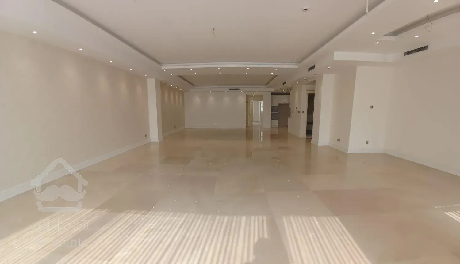 ۲۳۰متر ۳ خ ۳ مستر پارک قیطریه نوساز مشاعات بینظیر