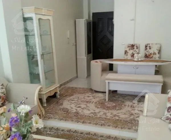 ۷۰ متر،دو خوابه،بدون پرتی