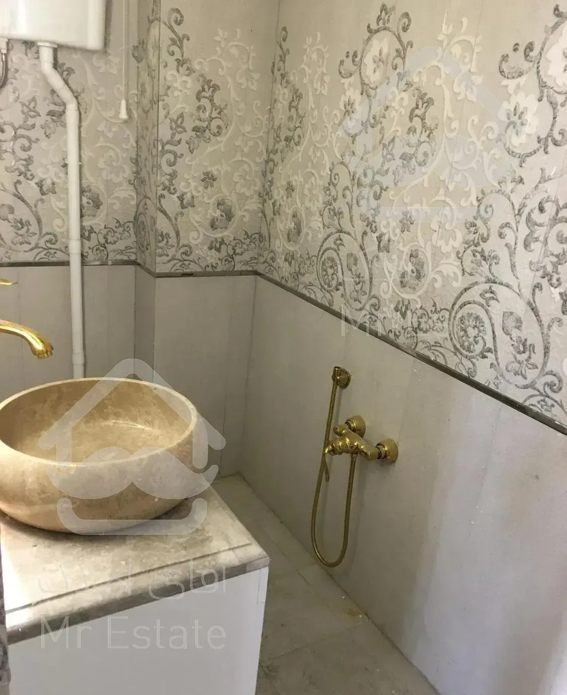 آپارتمان ١٠٢ مترى