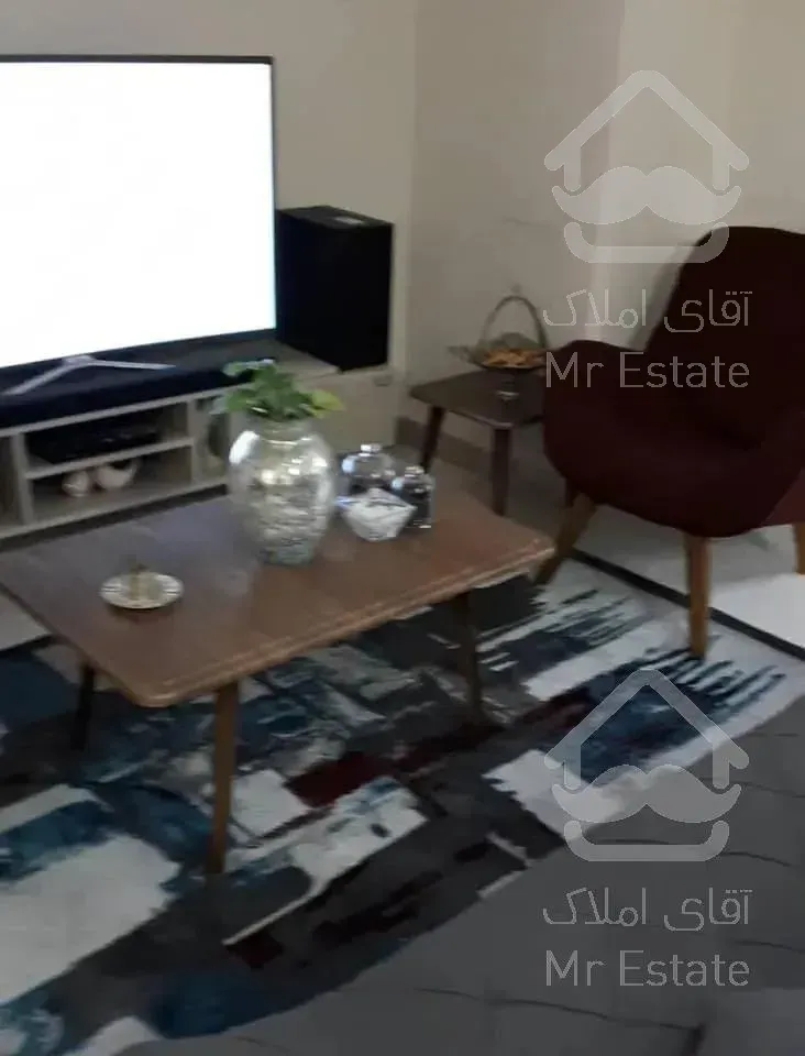 ۱۱۰ متر ۲ خواب  چند قدمی دریاچه چیتگر