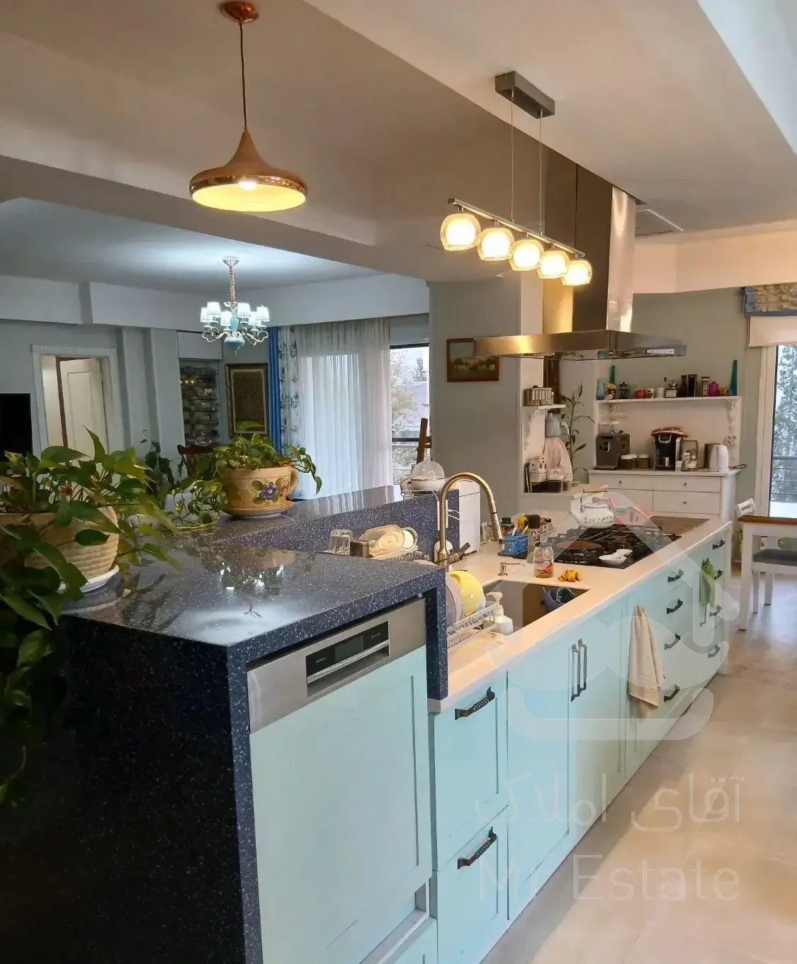 اپارتمان۲۲۵متری  ۳خوابه  نیاوران