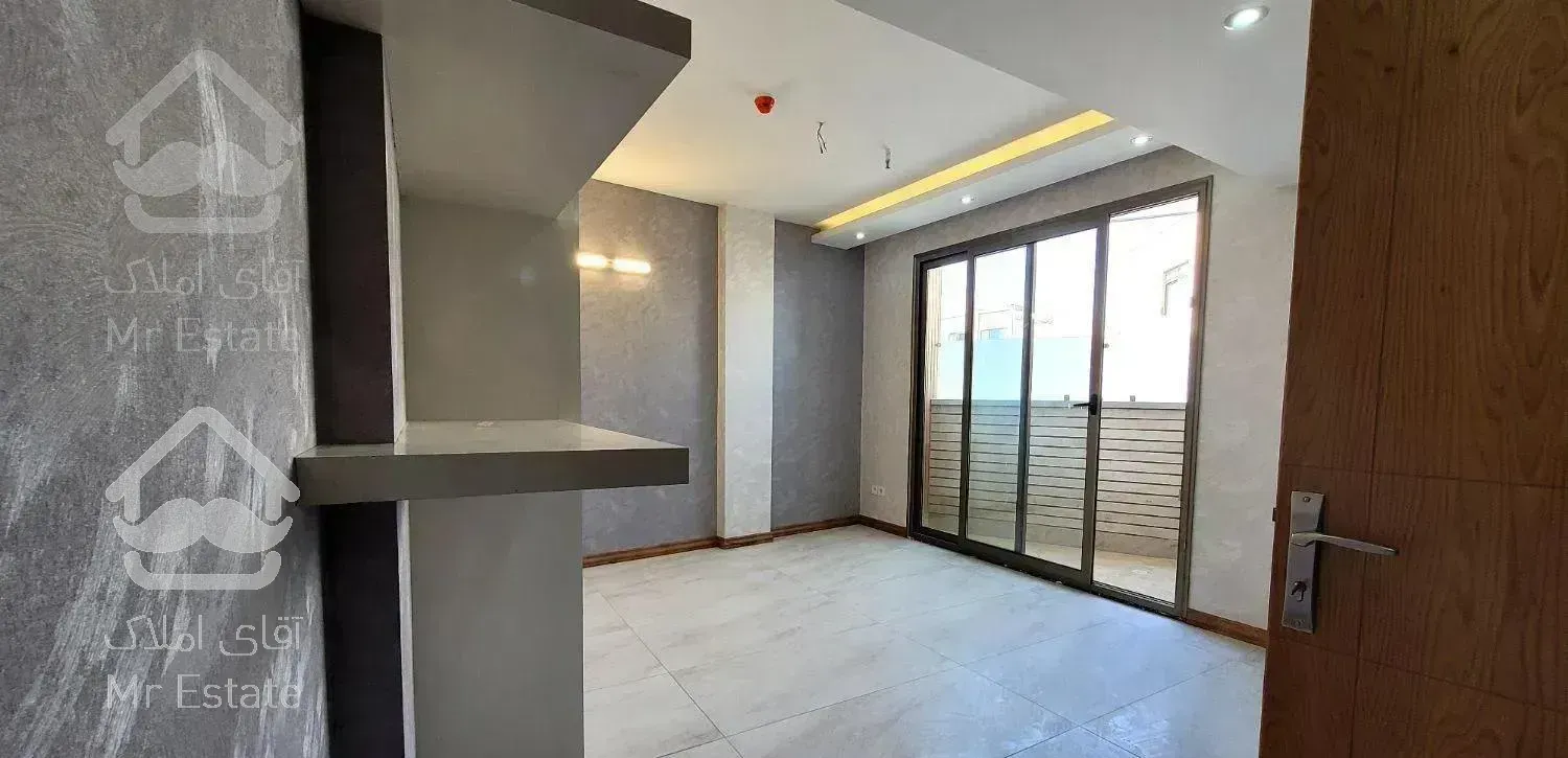 ۱۳۵متر دو خواب هشت بهشت بَر خیابان اصلی مَلک شمالی