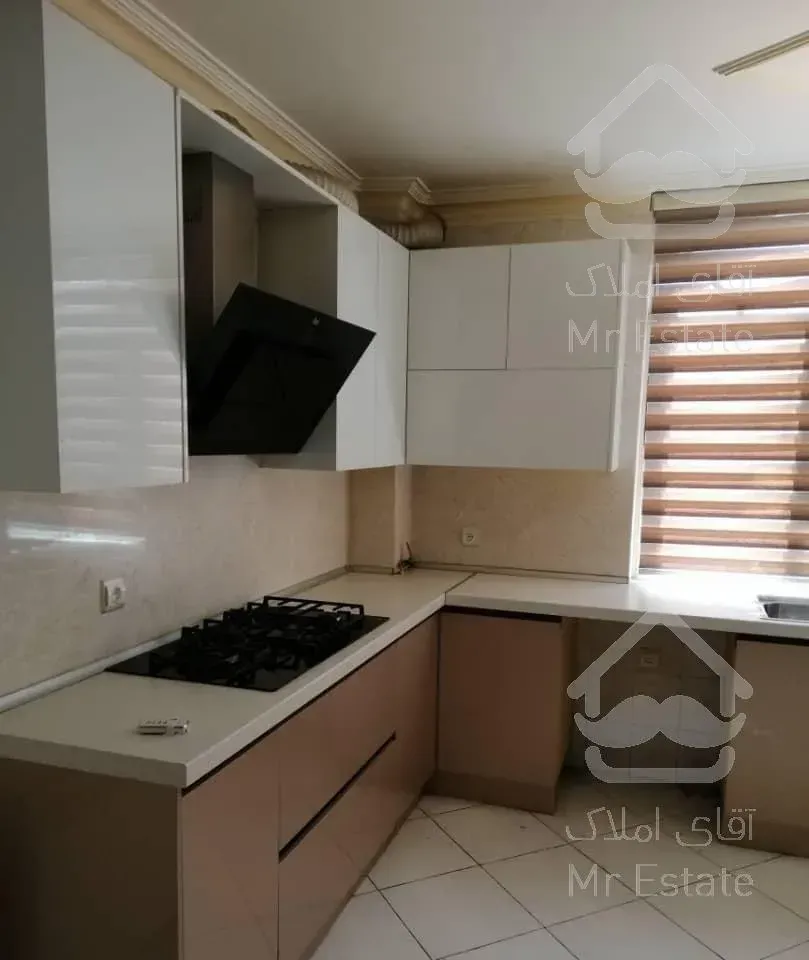 ۷۴ متر پروانه شمالی