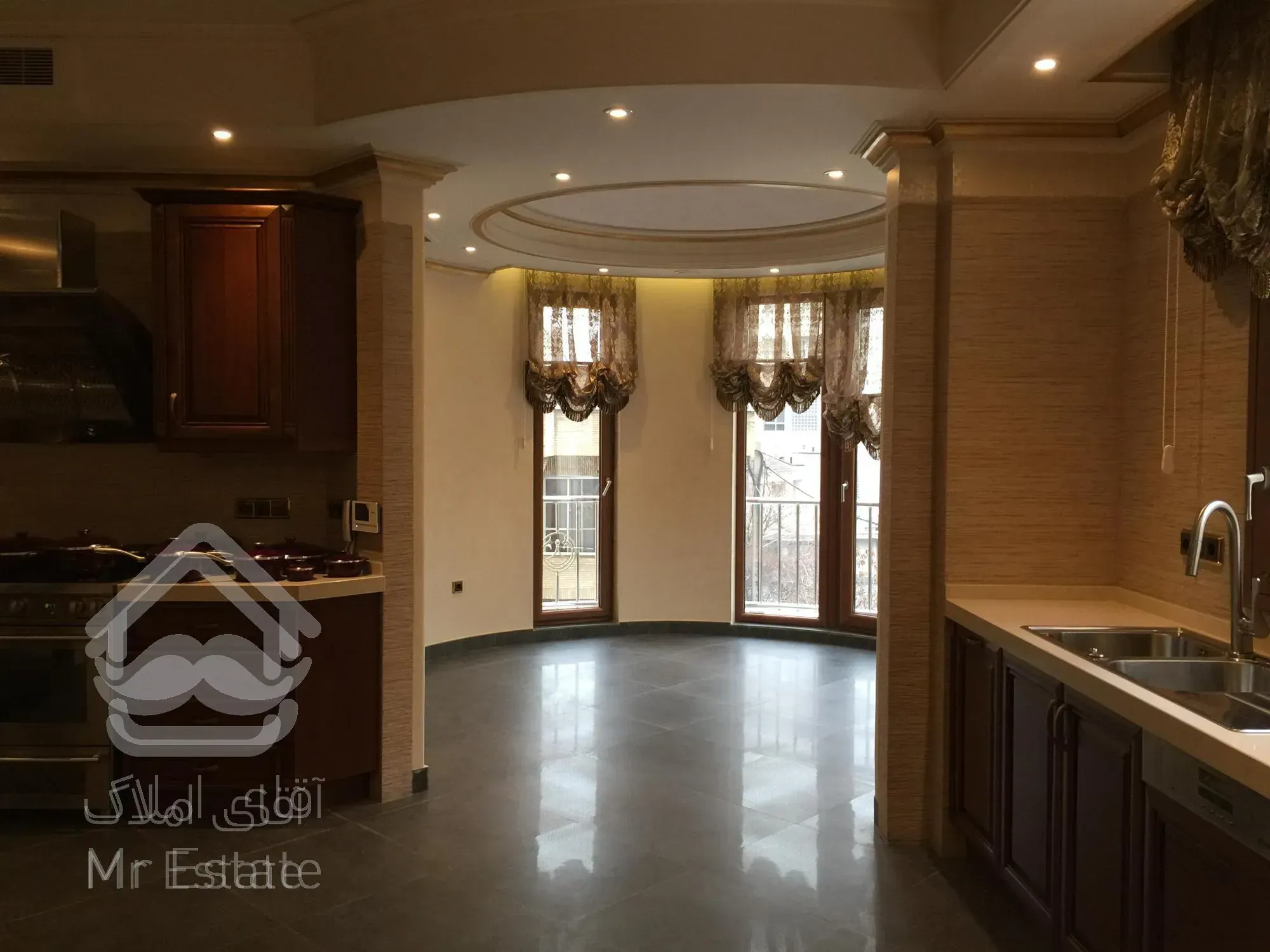 خرید ۴۲۵ متر تکواحدی در گرانترین لوکیشن سنبل