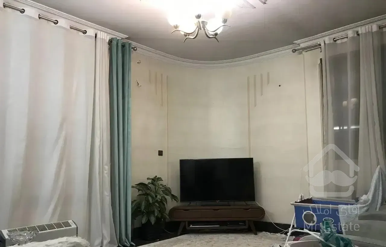 آپارتمان ۷۵ متری یکخواب طبقه‌ی دوم