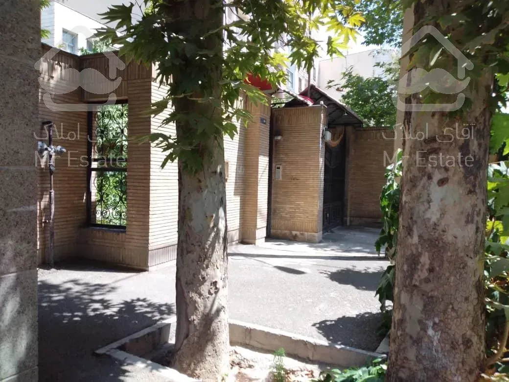 650 متر کلنگی تاپ دروس