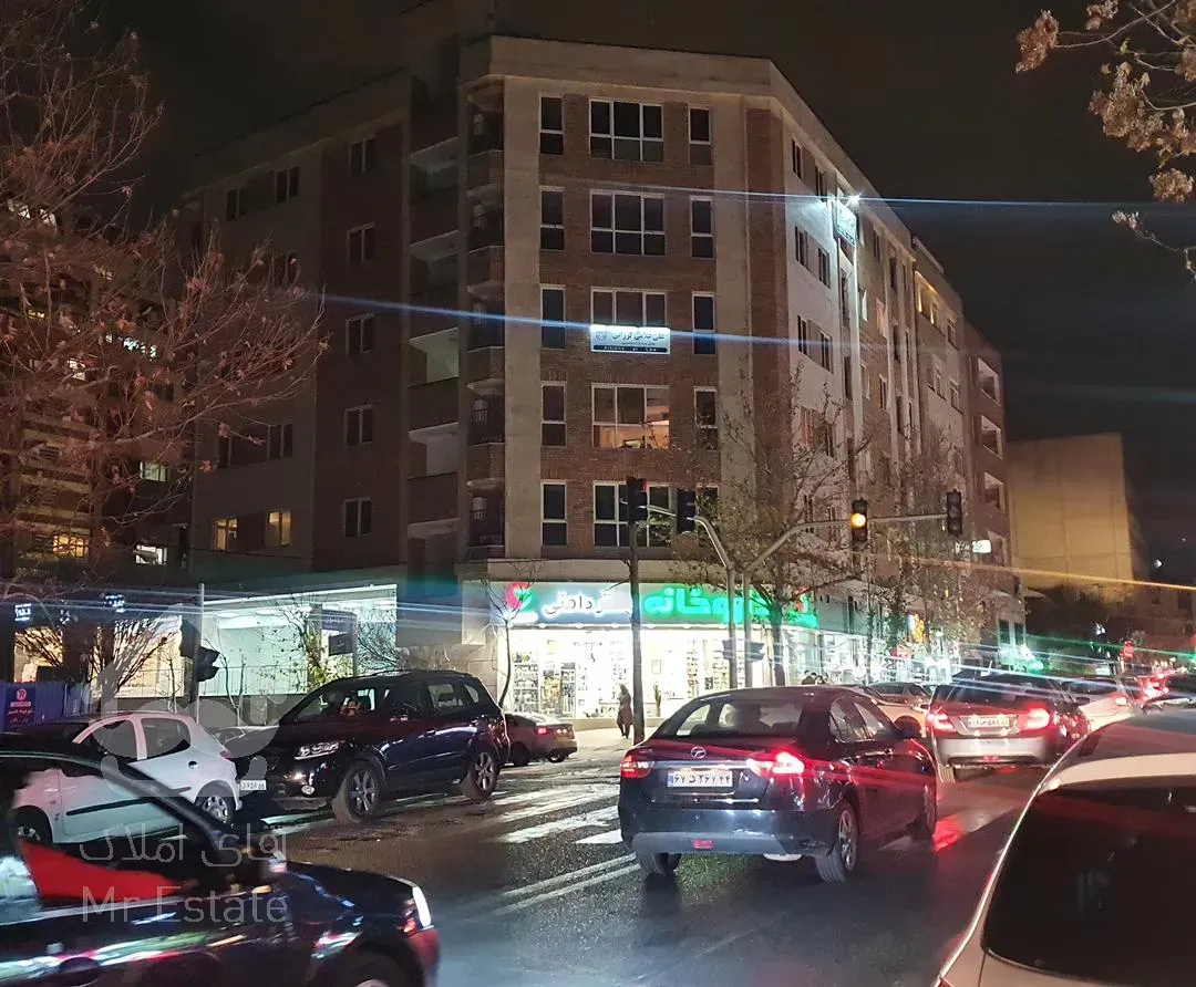 120 متر.موقعیت اداری-بهترین لوکیشن هروی. سه نبش