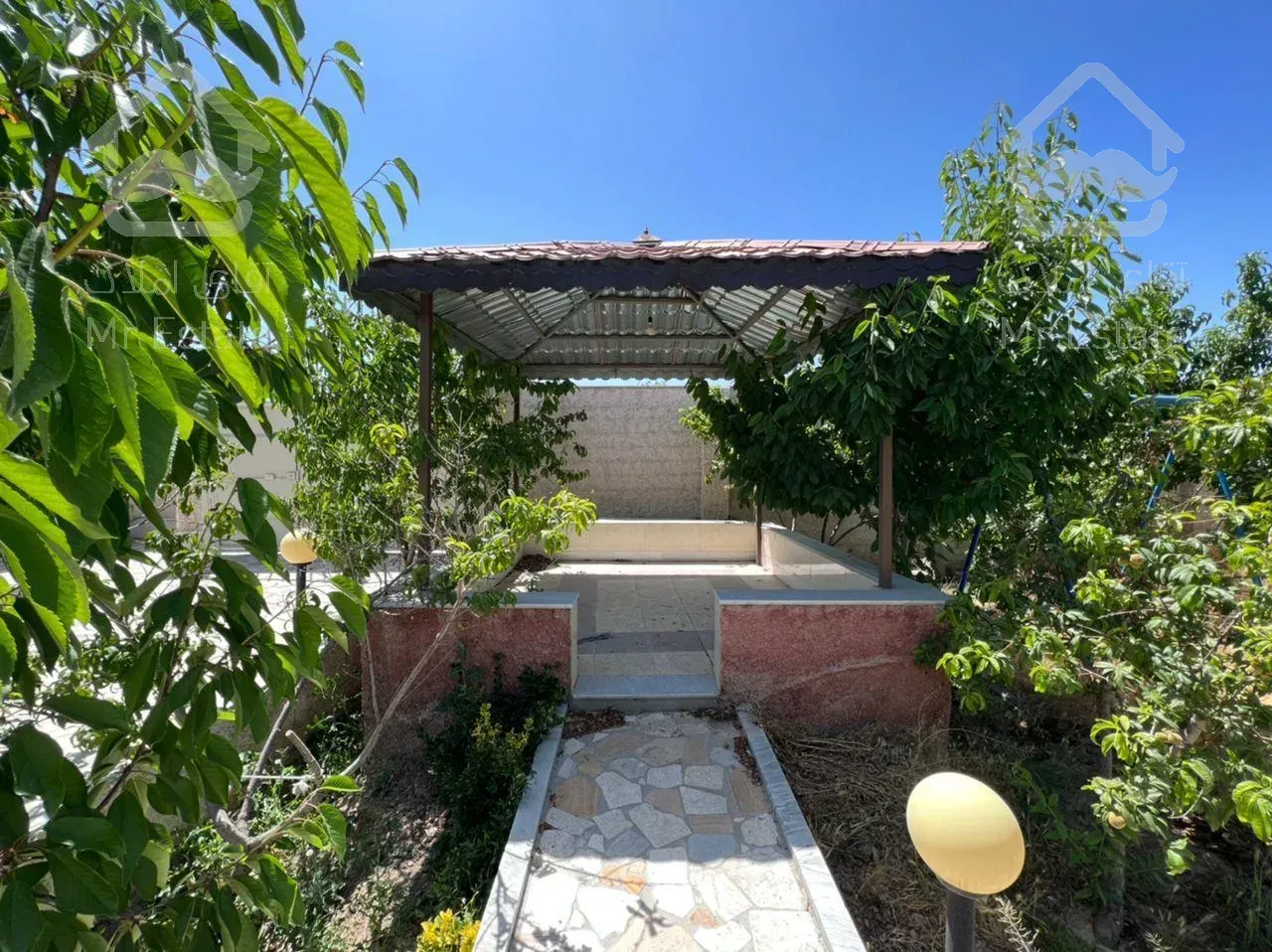 فروش باغ ویلا 1000 متری گلدشت، قلعه سفید