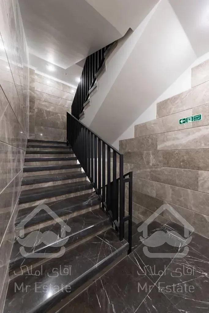 فروش یکجا ملک اداری تجاری دولت