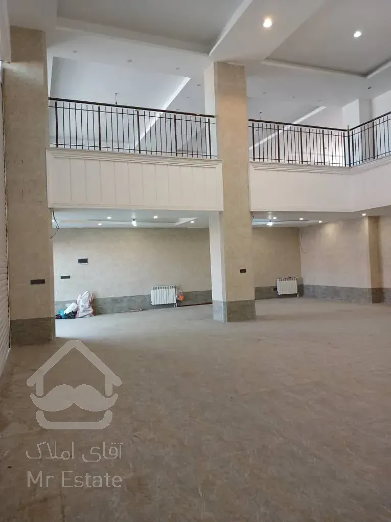 اجاره مغازه‌ای وسیع و نوساز در موقعیت عالی شهر چالوس محوطه کاخ