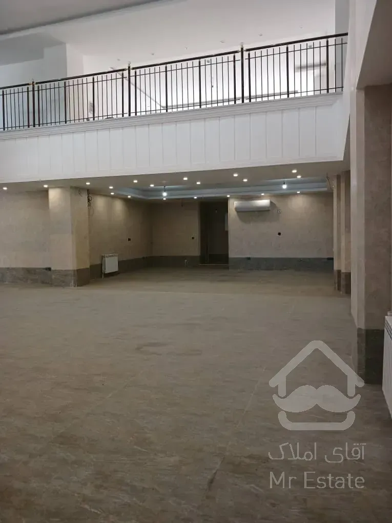 اجاره مغازه‌ای وسیع و نوساز در موقعیت عالی شهر چالوس محوطه کاخ