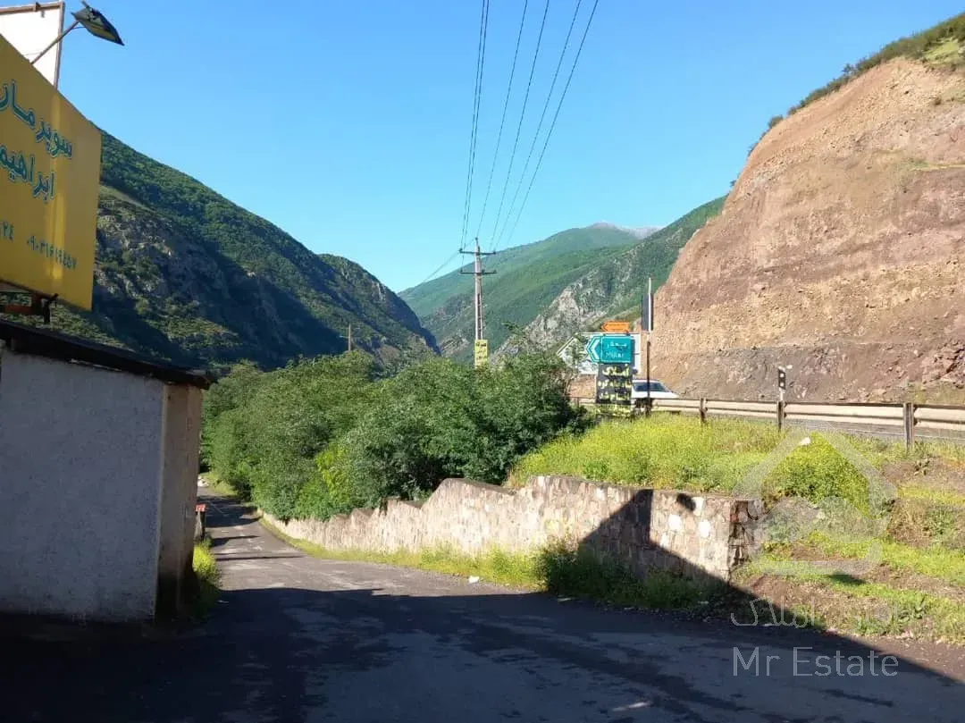 ویلا و مغازه و باغ