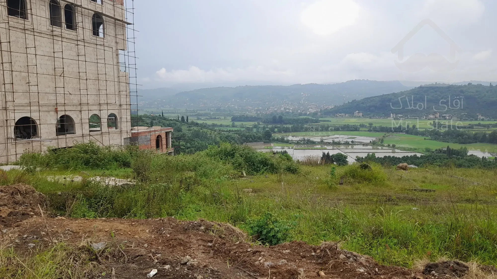 فروش زمین تجاری 300 متری با لوکیشن فوق العاده