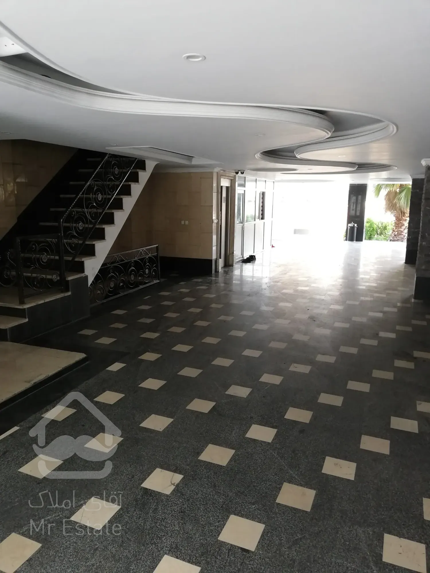 واحد 60 متری اداری ستاری پایین  کوروش مال