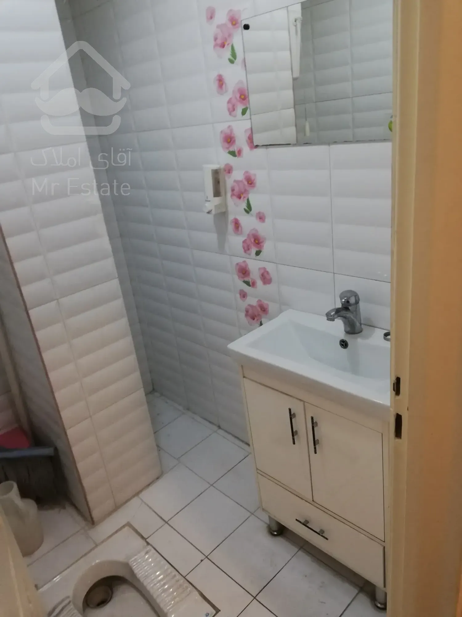 واحد 60 متری اداری ستاری پایین  کوروش مال