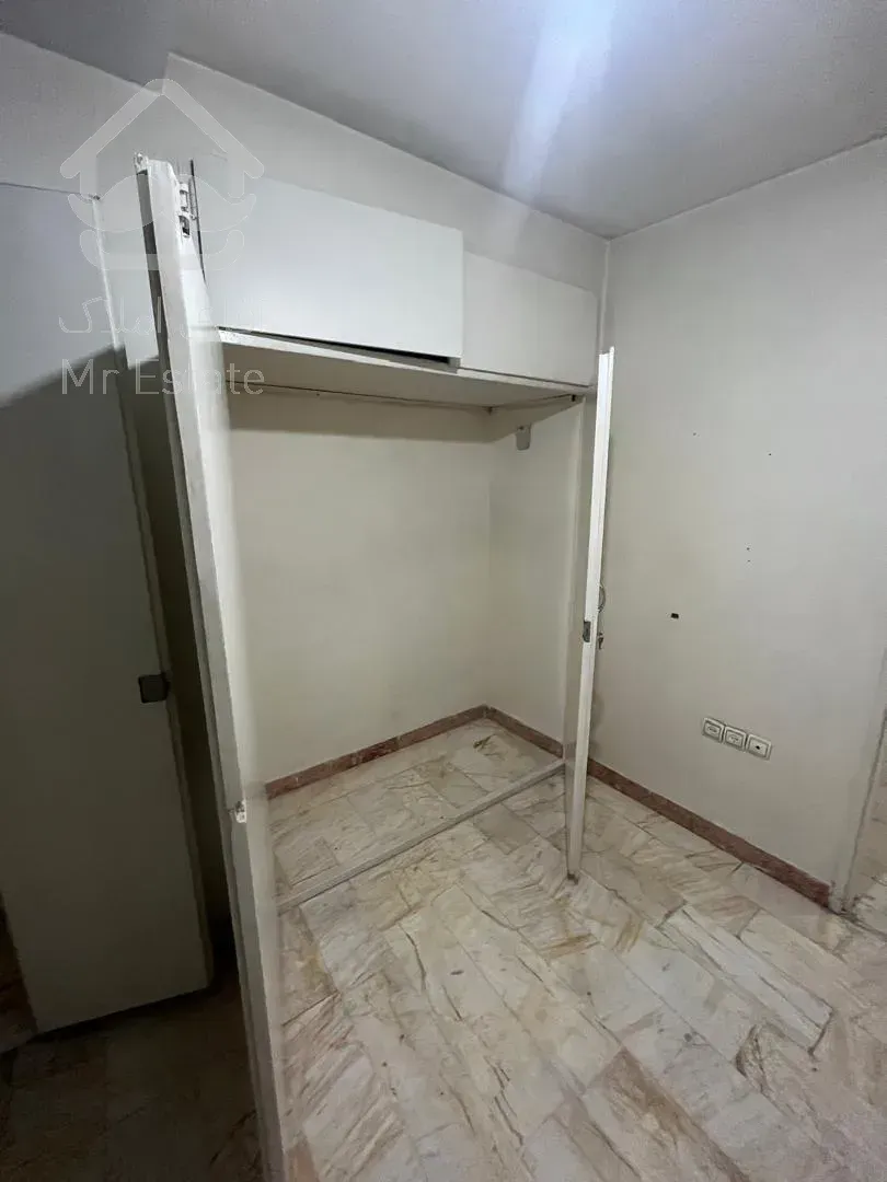 واحد 67 متری با بالکن و انباری