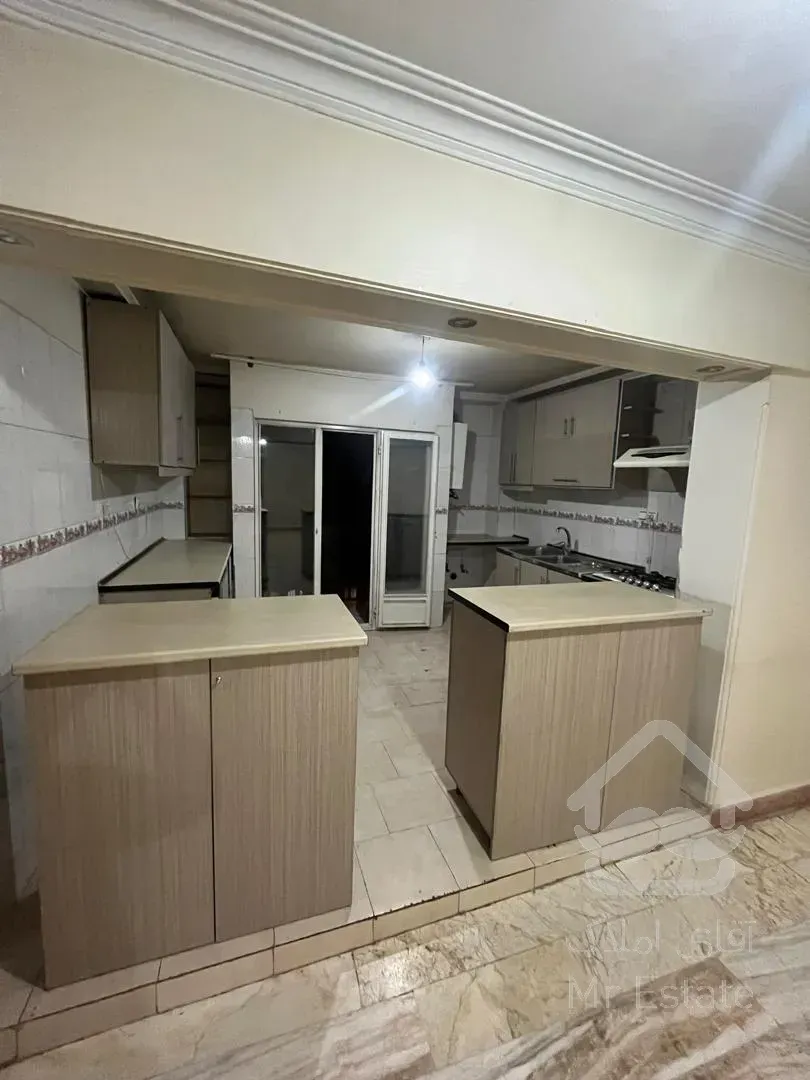 واحد 67 متری با بالکن و انباری