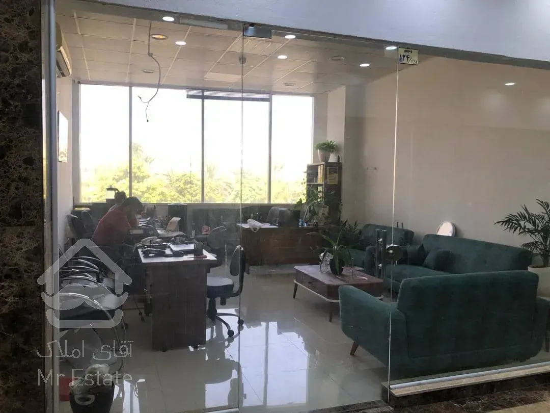 مغازه (دفترکار) 33 متری در بهترین لوکیشن کیش