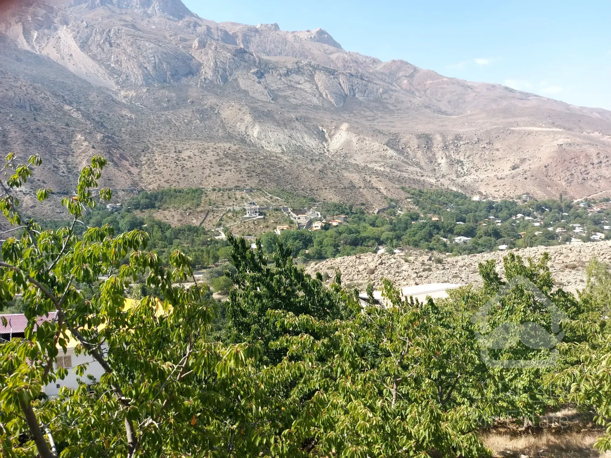 باغ 2000 متری در منطقه آزاد مازندران