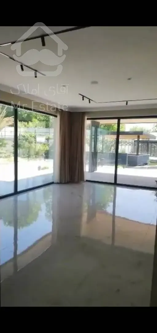 ویلای لوکس تریبلکس نوساز در منطقه خوش اب و هوا و دنج شهریار