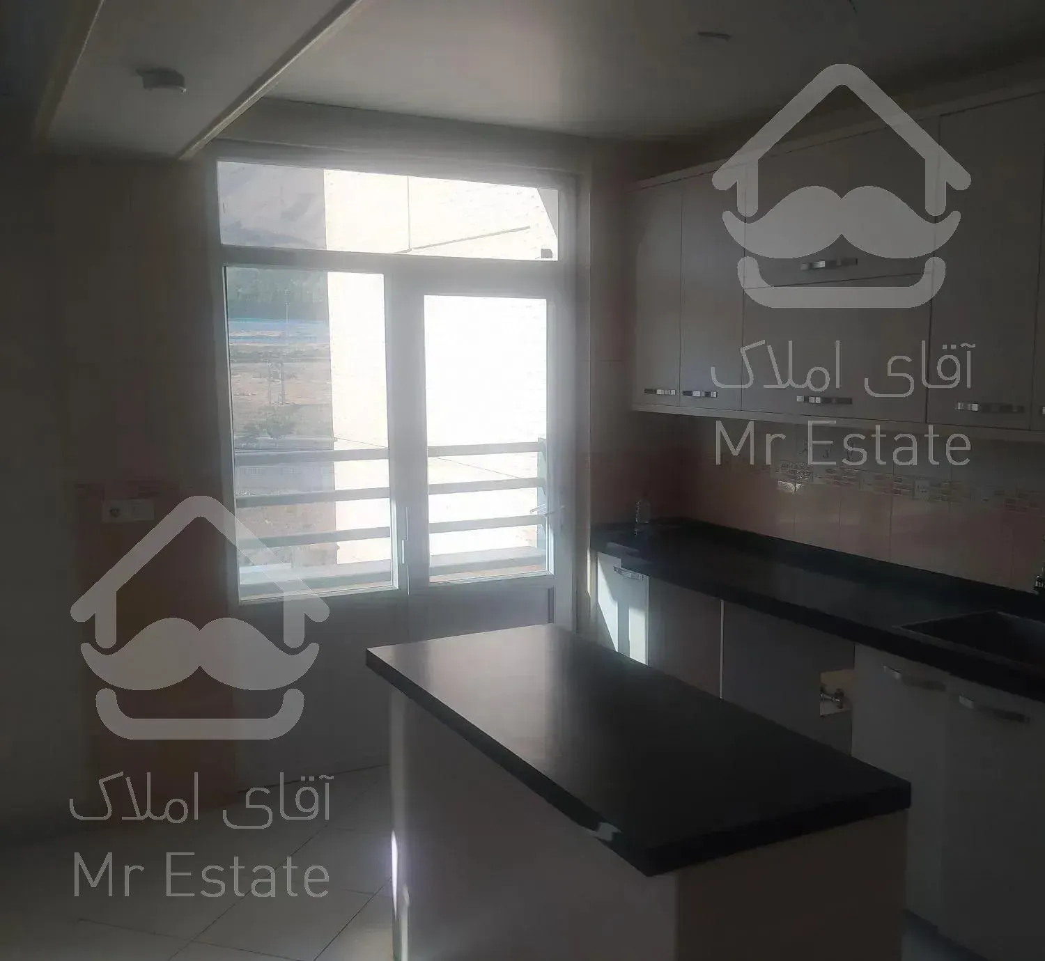 85متری سروناز ویو آبشار تهران