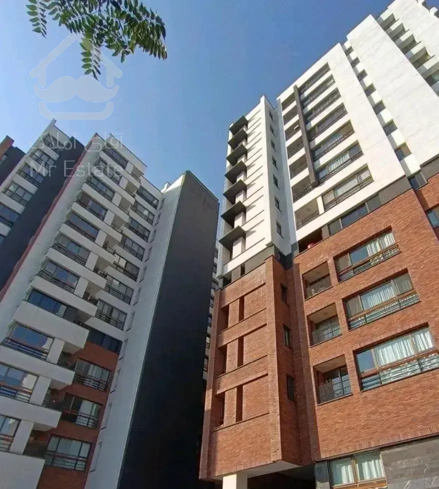 برج باغ برندحیات نو/فول مشاعات جذاب/سه خواب