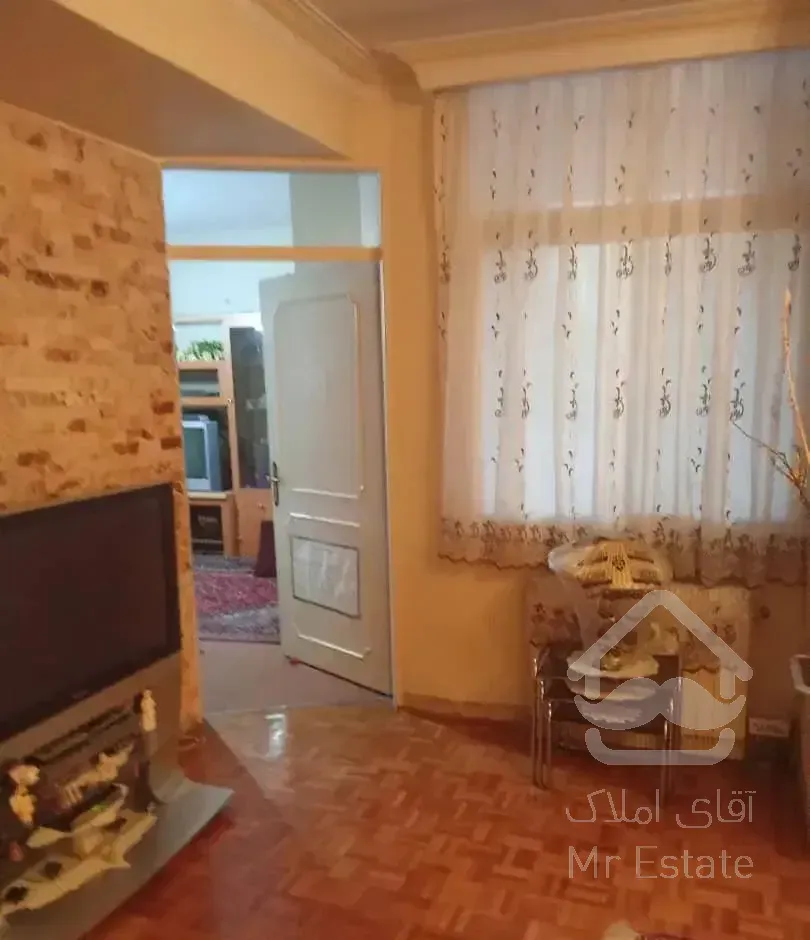 فروش آپارتمان۱۸۰متر/۳خواب/فول امکانات/میدان انقلاب