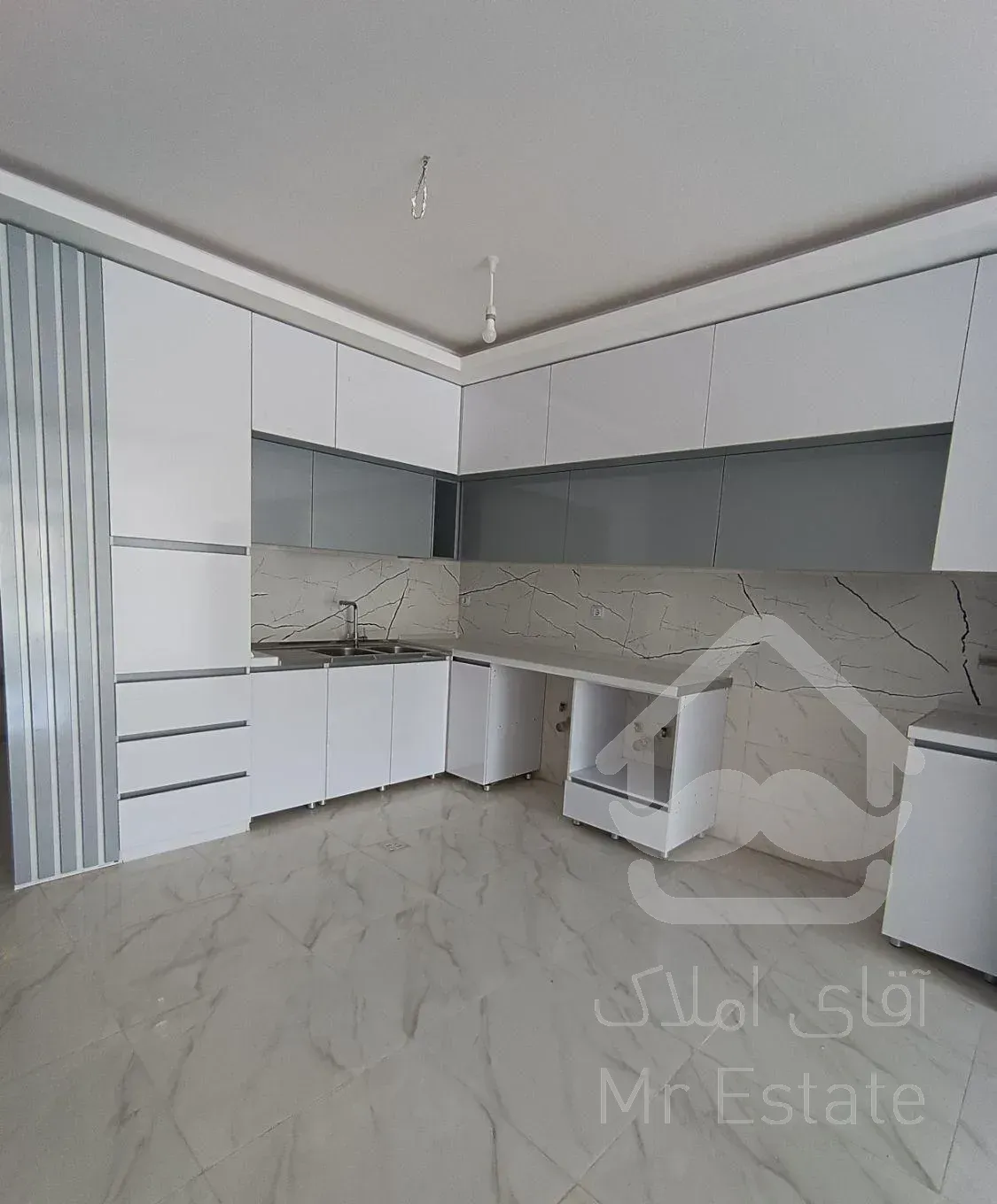 آپارتمان ۹۷متری/ملک شهرک/رباط سوم/رسالت