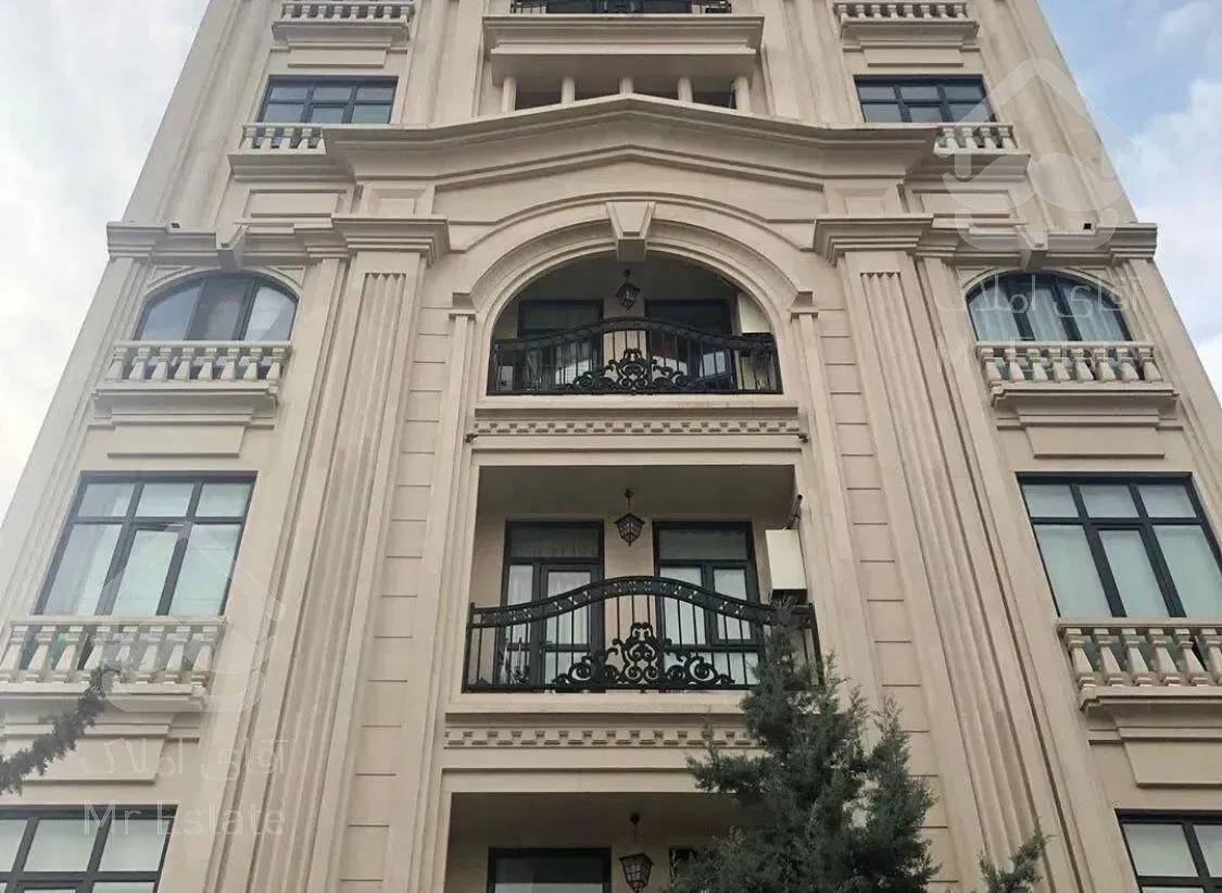 ۲۱۵متر شیک ومجلل ۲پارکینگ