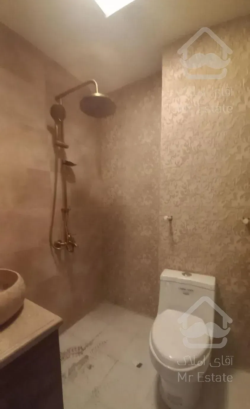 ۱۷۰ متر نوساز  شمال خواجه عبدالله با دو پارکینگ