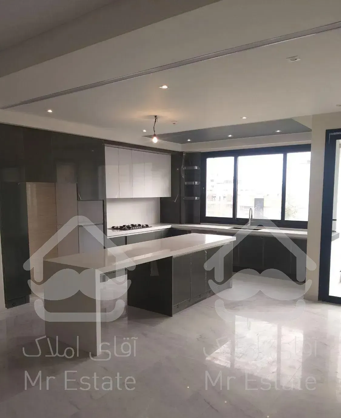 خواجه عبدالله/۲۱۰متر۳خواب/نوساز/۲پارکینگ